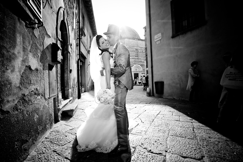 groom, bride, wedding, tuscany, getting married in italy, wedding photography, Chianti wedding, Volterra wedding, fotografo matrimonio, Fotostradafacendo, Samantha Pennini