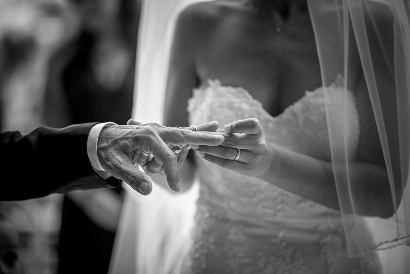 groom, bride, wedding, tuscany, getting married in italy, wedding photography, Valle di Badia