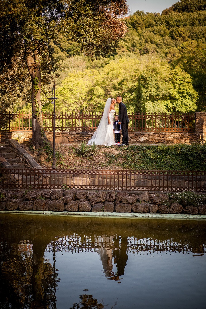 groom, bride, wedding, tuscany, getting married in italy, wedding photography, Valle di Badia